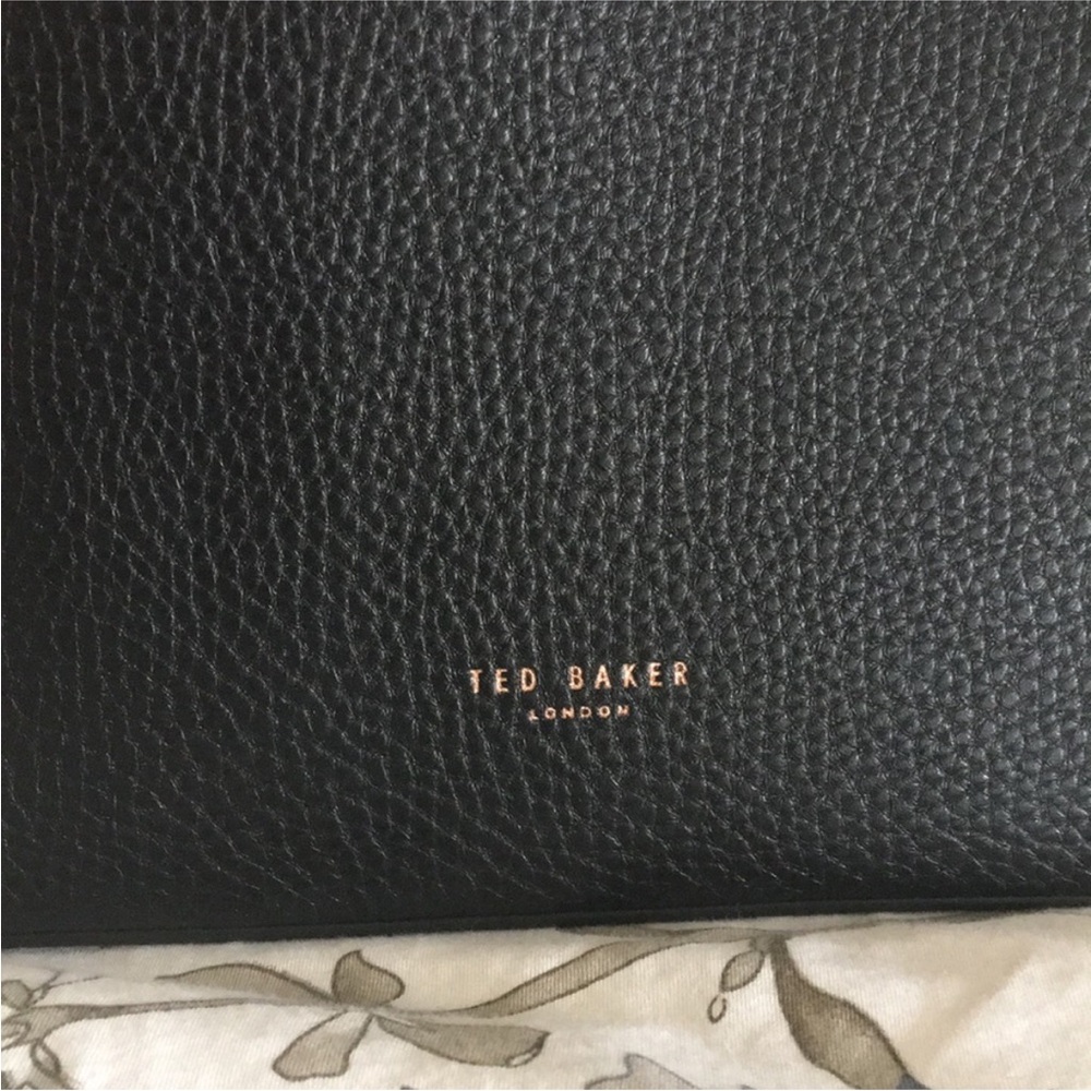 Ted Baker Jarvis Rugsack
EXCELLENT CONDITION
USED less than 5 times - Picture 2 of 5